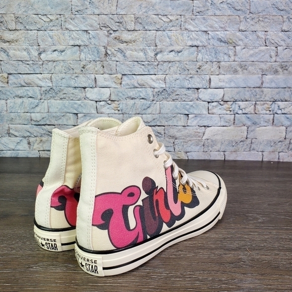 New Chuck Taylor All Star Hi 'Girls United" - Picture 5 of 12